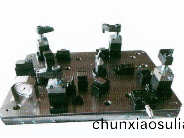 齒輪(lun)室(shi)罩(zhao)蓋(gai)液壓(ya)裌具(ju)